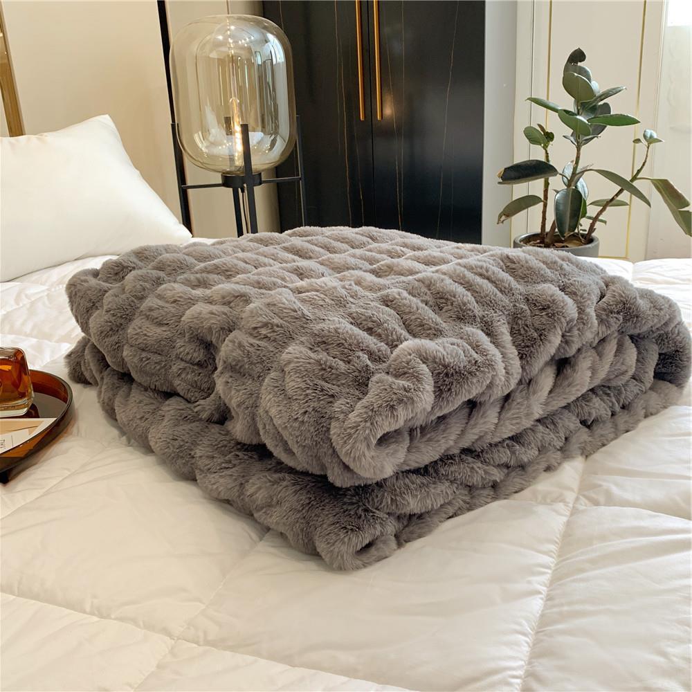 High-grade Faux Fur Fleece Blanket Comfortable Skin-friendly Bubble Rabbit